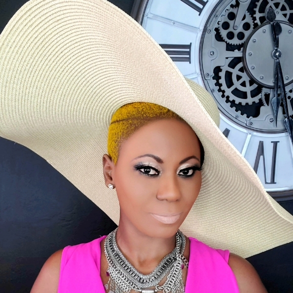 Hat - Picture 3 of 6